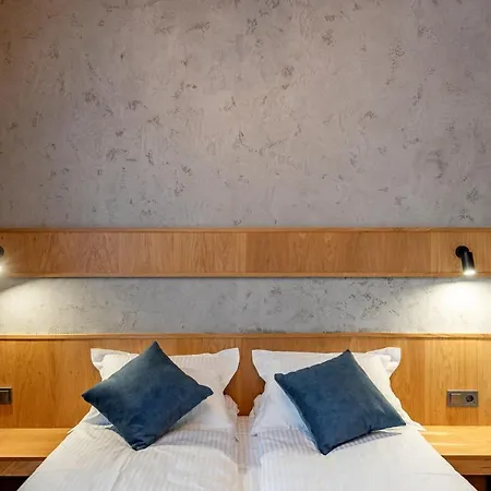 Tophill House Palyanytsya