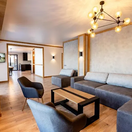 Tophill House Chalet